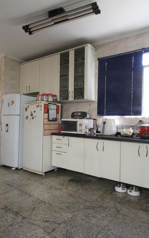 Casa à venda com 361m², 4 quartos e 3 vagasCozinha