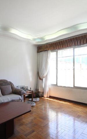 Casa à venda com 361m², 4 quartos e 3 vagasSala