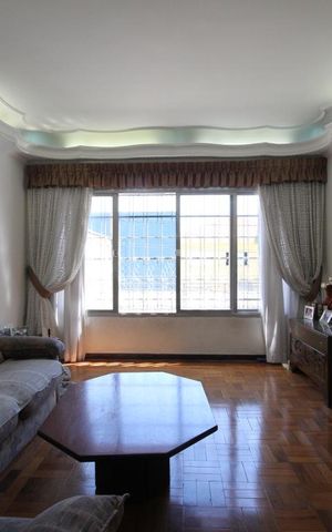 Casa à venda com 361m², 4 quartos e 3 vagasSala