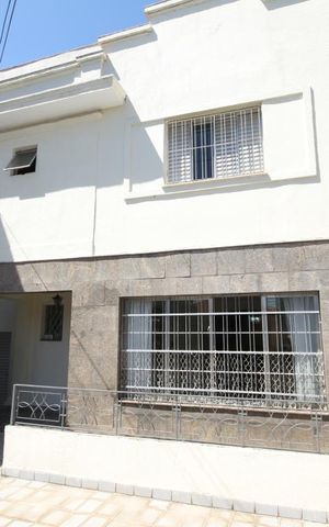 Casa à venda com 361m², 4 quartos e 3 vagasÁrea Externa