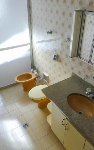 Casa para alugar com 240m², 5 quartos e 4 vagasBanheiro