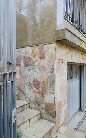 Casa para alugar com 240m², 5 quartos e 4 vagasEntrada 