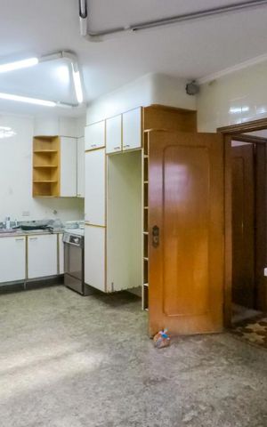 Casa para alugar com 240m², 5 quartos e 4 vagasCozinha