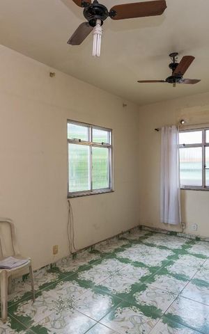 Casa à venda com 196m², 6 quartos e 4 vagas Casa à venda com 196m², 6 quartos e 4 vagasSuíte