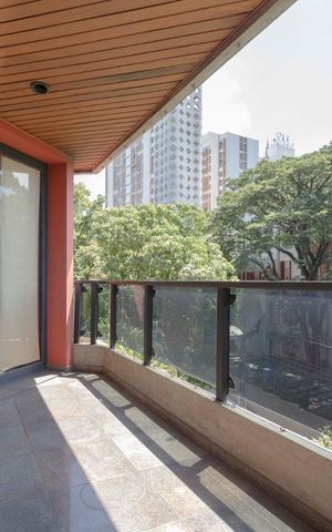 Apartamento à venda com 215m², 3 quartos e 4 vagasVaranda