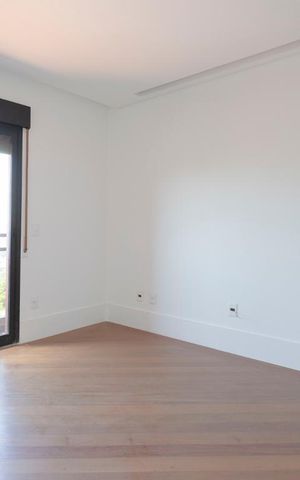 Apartamento à venda com 215m², 3 quartos e 4 vagasSuíte 2