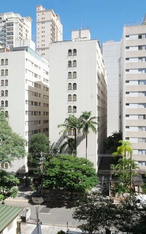 Apartamento para alugar com 341m², 3 quartos e 2 vagas Apartamento para alugar com 341m², 3 quartos e 2 vagasSala - Vista