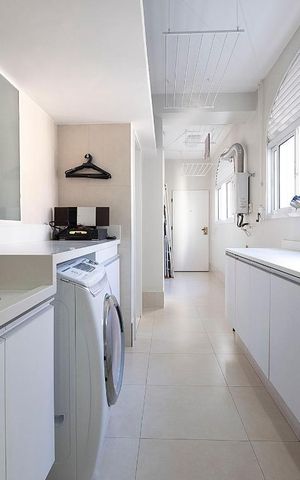 Apartamento para alugar com 341m², 3 quartos e 2 vagas Apartamento para alugar com 341m², 3 quartos e 2 vagasÁrea de Serviço
