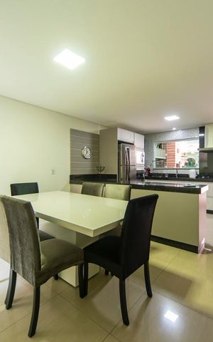 Casa à venda com 200m², 4 quartos e 2 vagas Casa à venda com 200m², 4 quartos e 2 vagasCopa