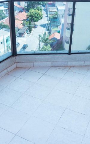 Apartamento para alugar com 120m², 3 quartos e 2 vagas Apartamento para alugar com 120m², 3 quartos e 2 vagasVaranda