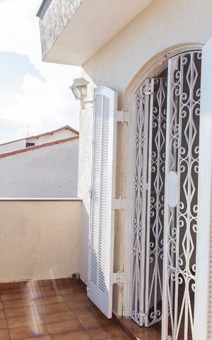 Casa à venda com 220m², 5 quartos e 3 vagas Casa à venda com 220m², 5 quartos e 3 vagasVaranda da Suíte