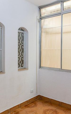 Casa à venda com 220m², 5 quartos e 3 vagas Casa à venda com 220m², 5 quartos e 3 vagasQuarto 4