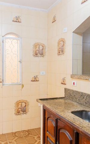 Casa à venda com 220m², 5 quartos e 3 vagas Casa à venda com 220m², 5 quartos e 3 vagasCozinha