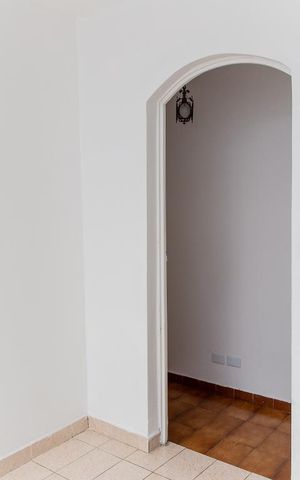 Casa à venda com 220m², 5 quartos e 3 vagas Casa à venda com 220m², 5 quartos e 3 vagasQuarto 1