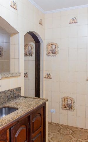 Casa à venda com 220m², 5 quartos e 3 vagas Casa à venda com 220m², 5 quartos e 3 vagasCozinha