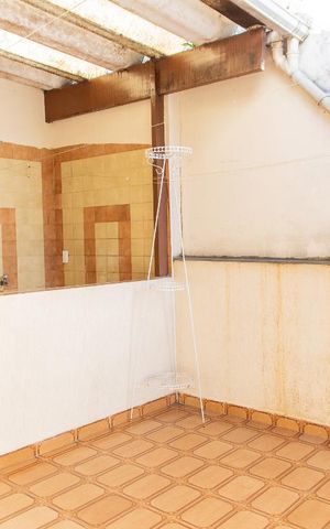 Casa à venda com 220m², 5 quartos e 3 vagas Casa à venda com 220m², 5 quartos e 3 vagasÁrea de Serviço