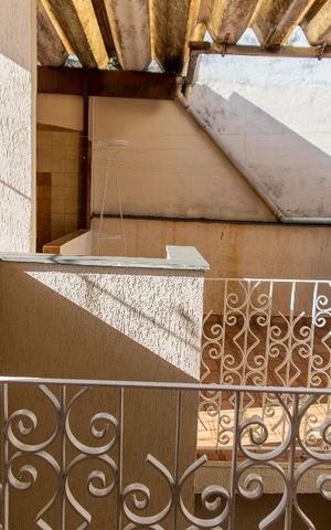 Casa à venda com 220m², 5 quartos e 3 vagas Casa à venda com 220m², 5 quartos e 3 vagasVista do Quarto 3