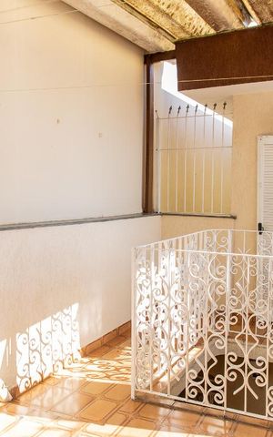 Casa à venda com 220m², 5 quartos e 3 vagas Casa à venda com 220m², 5 quartos e 3 vagasÁrea de Serviço