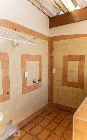 Casa à venda com 220m², 5 quartos e 3 vagas Casa à venda com 220m², 5 quartos e 3 vagasÁrea de Serviço
