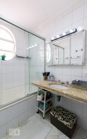 Apartamento para alugar com 130m², 4 quartos e 1 vaga Apartamento para alugar com 130m², 4 quartos e 1 vagaBanheiro 1