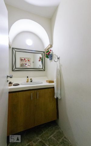 Apartamento para alugar com 130m², 4 quartos e 1 vaga Apartamento para alugar com 130m², 4 quartos e 1 vagaBanheiro