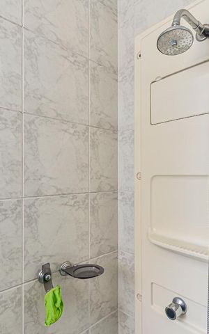 Apartamento à venda com 150m², 2 quartos e 1 vaga Apartamento à venda com 150m², 2 quartos e 1 vagaBanheiro Suite 2