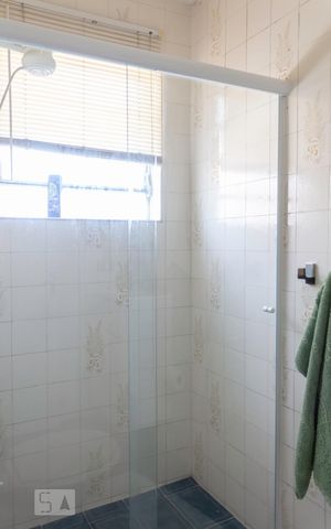 Casa à venda com 180m², 3 quartos e 4 vagassuíte 1