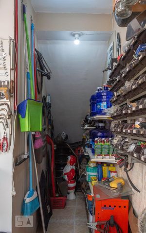 Casa à venda com 180m², 3 quartos e 4 vagasÁrea de Serviço