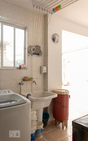 Casa à venda com 180m², 3 quartos e 4 vagasÁrea de Serviço