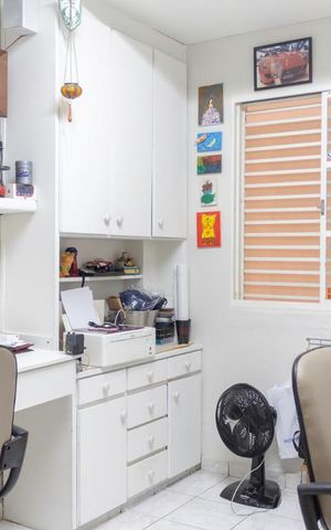 Casa à venda com 180m², 3 quartos e 4 vagasEscritório