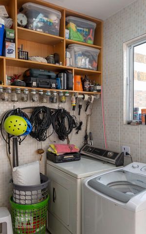 Casa à venda com 180m², 3 quartos e 4 vagasÁrea de Serviço