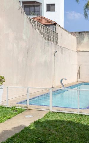 Casa à venda com 180m², 3 quartos e 4 vagasPiscina