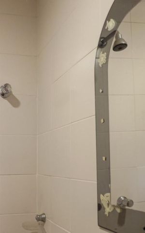 Apartamento à venda com 110m², 4 quartos e 2 vagas Apartamento à venda com 110m², 4 quartos e 2 vagasBanheiro de Serviço