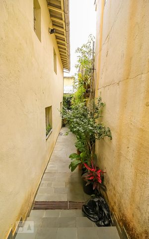 Casa à venda com 90m², 3 quartos e 2 vagas Casa à venda com 90m², 3 quartos e 2 vagasCorredor Externo