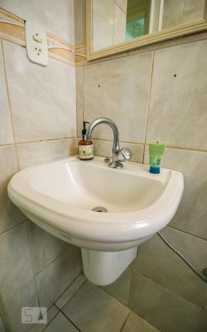 Casa à venda com 90m², 3 quartos e 2 vagas Casa à venda com 90m², 3 quartos e 2 vagasBanheiro