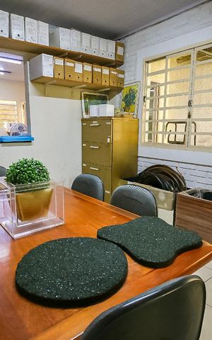 Casa à venda com 90m², 3 quartos e 2 vagas Casa à venda com 90m², 3 quartos e 2 vagasSala
