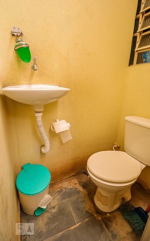 Casa à venda com 90m², 3 quartos e 2 vagas Casa à venda com 90m², 3 quartos e 2 vagasBanheiro 2
