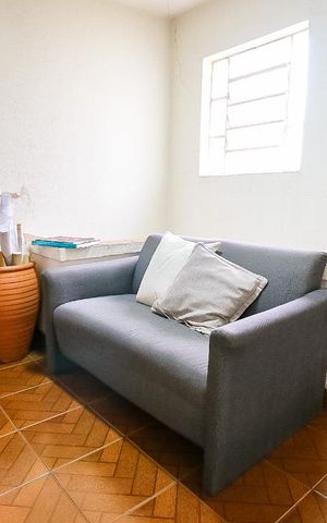 Casa à venda com 90m², 3 quartos e 2 vagas Casa à venda com 90m², 3 quartos e 2 vagasHall