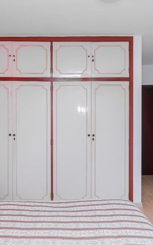 Casa à venda com 200m², 3 quartos e 3 vagas Casa à venda com 200m², 3 quartos e 3 vagasSuíte
