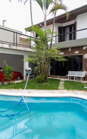 Casa à venda com 260m², 4 quartos e 3 vagasPiscina