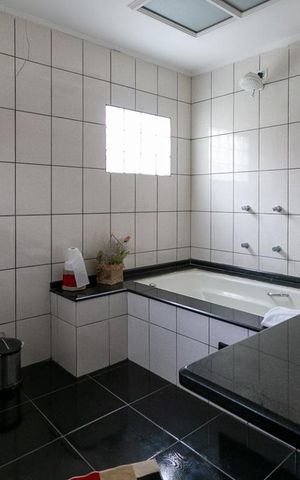 Casa à venda com 260m², 4 quartos e 3 vagasBanheiro da suíte