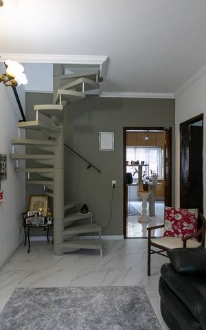 Casa à venda com 260m², 4 quartos e 3 vagasSala de estar