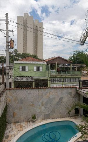 Casa à venda com 260m², 4 quartos e 3 vagasVista
