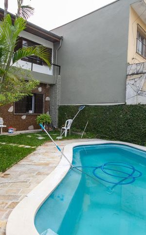 Casa à venda com 260m², 4 quartos e 3 vagasPiscina