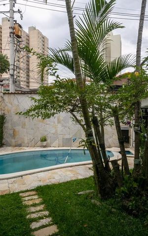 Casa à venda com 260m², 4 quartos e 3 vagasVista