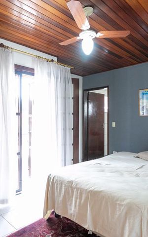 Casa à venda com 260m², 4 quartos e 3 vagasSuíte