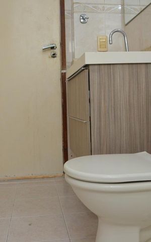 Apartamento à venda com 65m², 2 quartos e 1 vagaBanheiro Social
