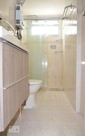 Apartamento à venda com 65m², 2 quartos e 1 vagaBanheiro Social
