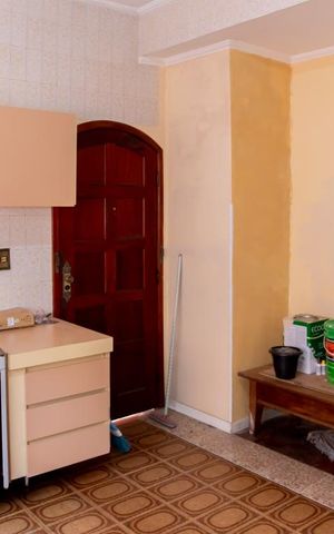 Casa à venda com 203m², 5 quartos e 2 vagas Casa à venda com 203m², 5 quartos e 2 vagasCozinha