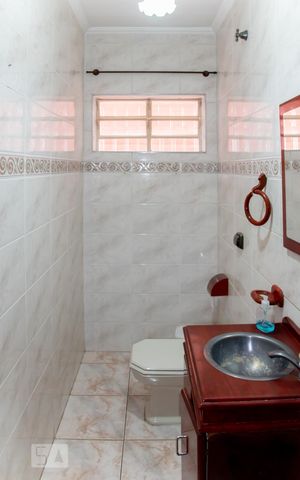 Casa à venda com 203m², 5 quartos e 2 vagas Casa à venda com 203m², 5 quartos e 2 vagasBanheiro 2